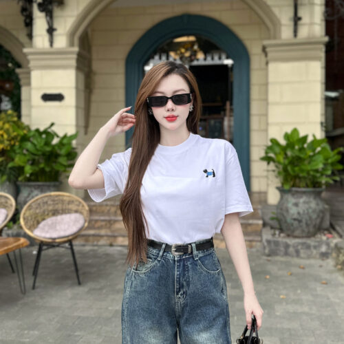 Áo Thun Nữ Cổ Tròn Thêu Ngực